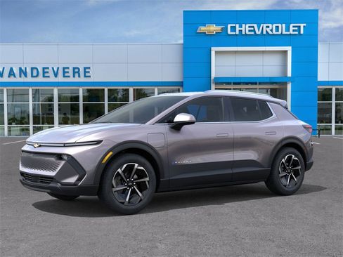 New 2026 Chevrolet Equinox EV LT image 2