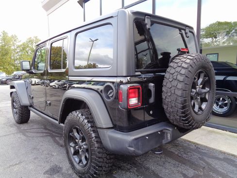 Used 2022 Jeep Wrangler Unlimited Sport image 7