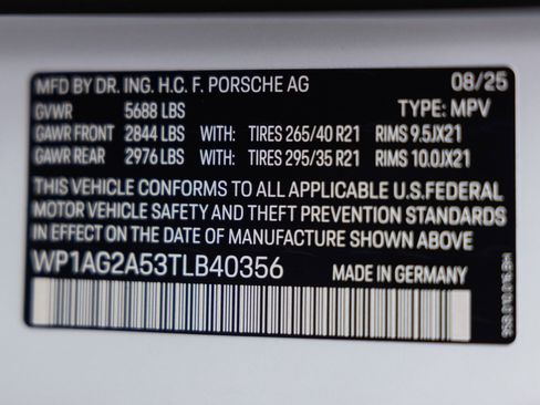 Certified 2026 Porsche Macan S AWD/4WD image 37