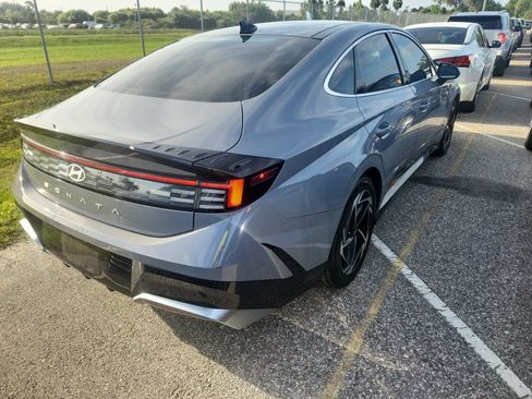 Used 2024 Hyundai Sonata SEL w/ Convenience Package FWD image 4