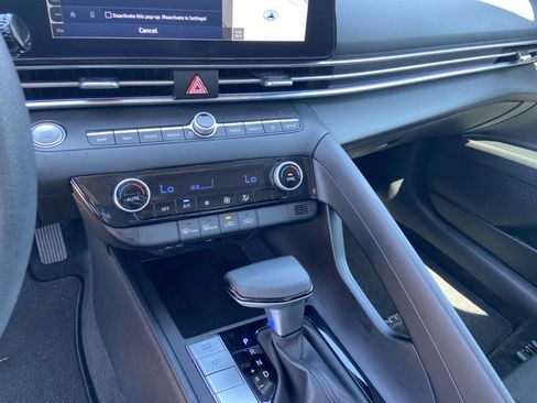 Used 2024 Hyundai Elantra SEL FWD image 41