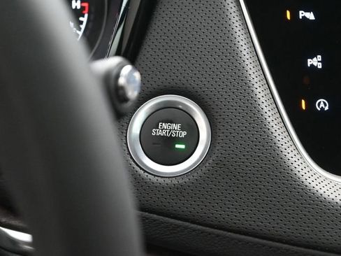 Used 2025 Cadillac XT5 Sportv w/ Technology Package image 21