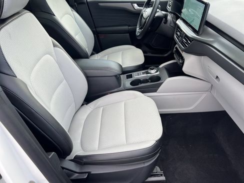 New 2026 Ford Escape SE FWD image 14