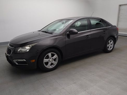 Used 2015 Chevrolet Cruze LT FWD image 2