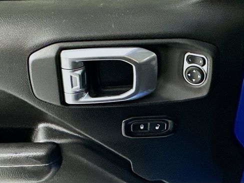 Used 2023 Jeep Wrangler Unlimited Rubicon 4xe w/ Cold Weather Group AWD/4WD image 18