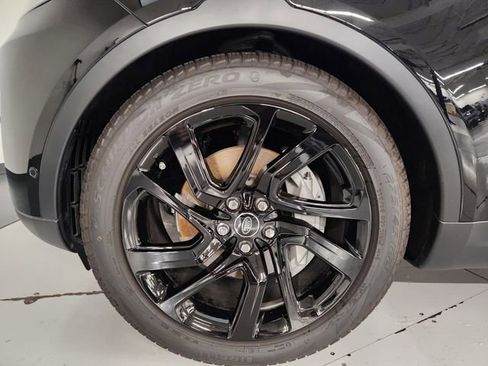 Used 2025 Land Rover Discovery S AWD/4WD image 8