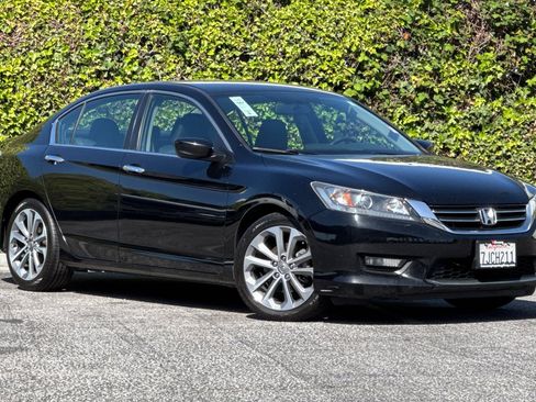 Used 2015 Honda Accord Sport image 2