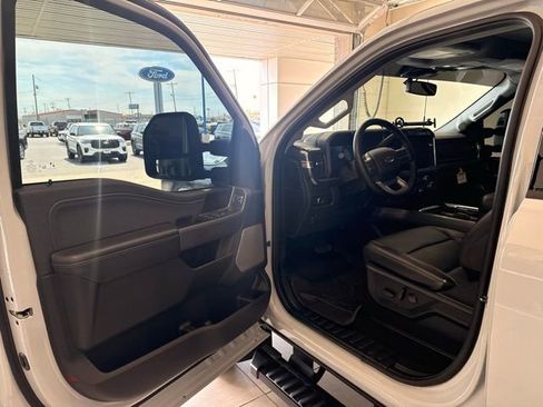 Used 2025 Ford F350 Lariat w/ Lariat Ultimate Package AWD/4WD image 12