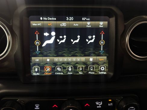 Used 2022 Jeep Wrangler Unlimited Sahara AWD/4WD image 31