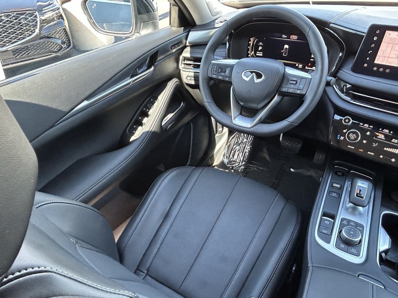 Certified 2027 INFINITI QX60 Luxe w/ Cargo Package FWD image 17