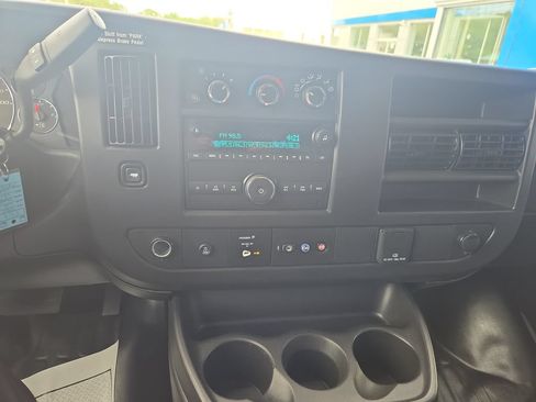Certified 2025 GMC Savana 2500 w/ Driver Convenience Package RWD image 8