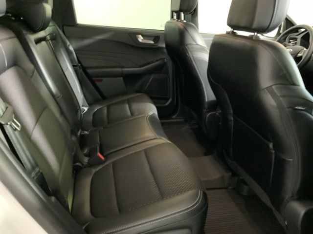 Used 2025 Ford Escape SE FWD image 39