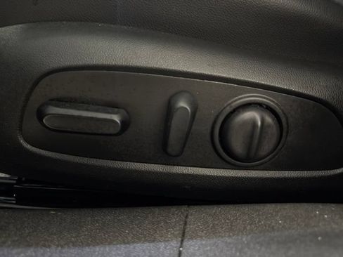 Used 2020 Chevrolet Malibu LT w/ Leather Package FWD image 13