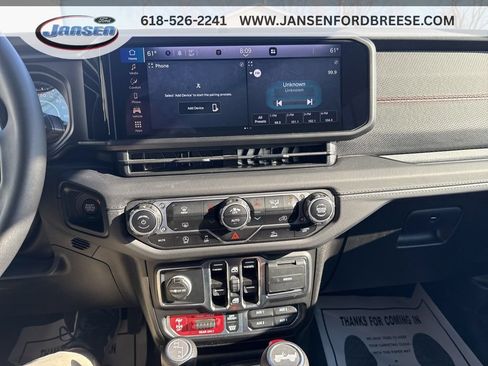 Used 2025 Jeep Wrangler Unlimited Rubicon AWD/4WD image 21