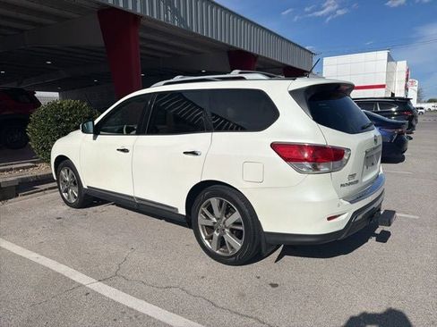 Used 2015 Nissan Pathfinder Platinum w/ Family Entertainment Package image 10