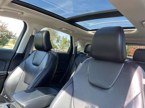Used 2022 Ford Edge Titanium image 17