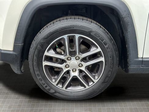 Used 2018 Jeep Compass Latitude FWD image 26