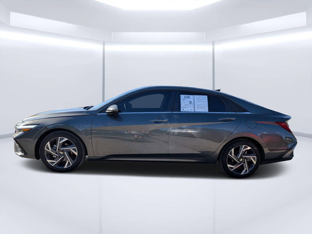 Certified 2025 Hyundai Elantra SEL FWD image 8
