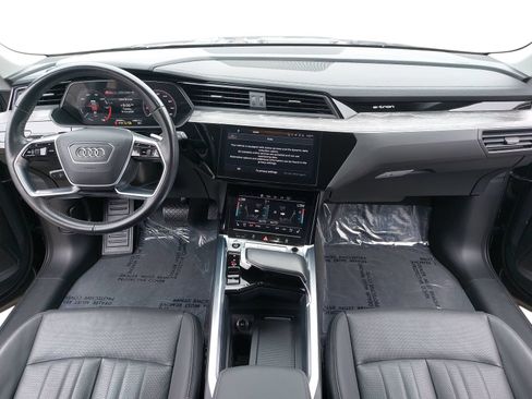 Used 2024 Audi Q8 e-tron Premium Plus w/ Premium Plus Package AWD/4WD image 9