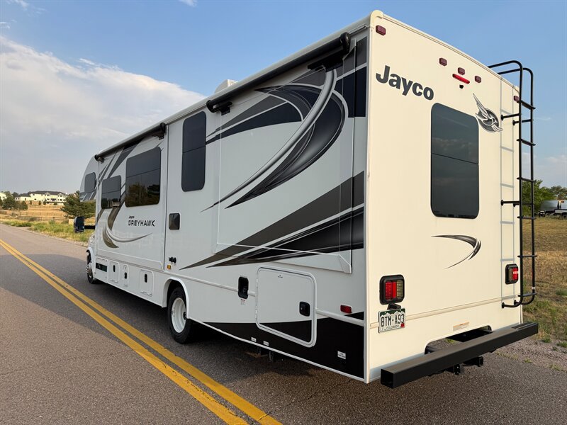 Used 2021 Ford E-450 and Econoline 450 Super Duty w/ Motorhome Prep Package RWD image 2