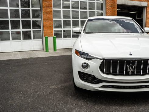 Used 2023 Maserati Levante GT AWD/4WD image 35