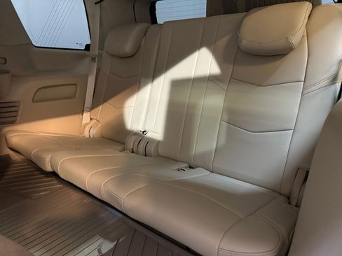 Used 2018 Cadillac Escalade Luxury image 42