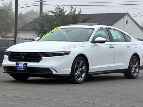 Used 2023 Honda Accord EX image 9