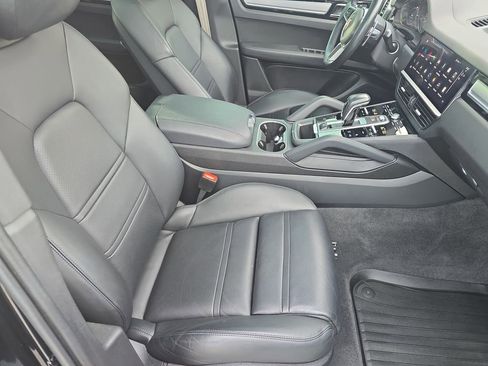 Used 2023 Porsche Cayenne Platinum Edition AWD/4WD image 12