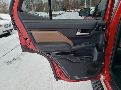 Used 2025 Toyota 4Runner Limited image 12