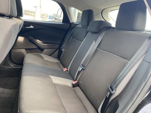 Used 2013 Ford Focus SE w/ SE Winter Pkg image 14