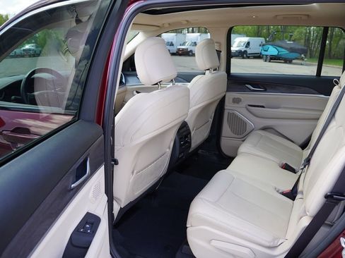 Certified 2022 Jeep Grand Cherokee L Limited AWD/4WD image 16