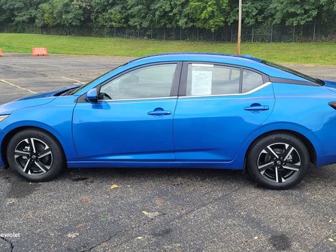 Used 2024 Nissan Sentra SV FWD image 7