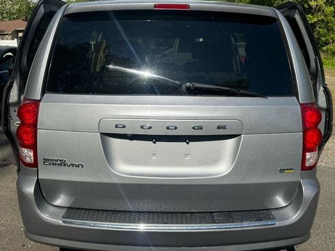 Used 2015 Dodge Grand Caravan SE w/ Quick Order Package 29E SE FWD image 4