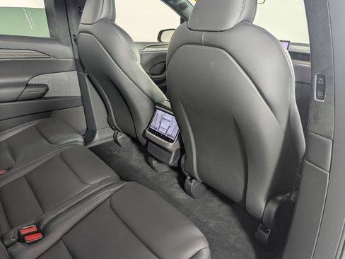 Used 2024 Tesla Model X image 30