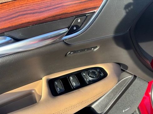 Used 2019 Cadillac XT5 Platinum image 12