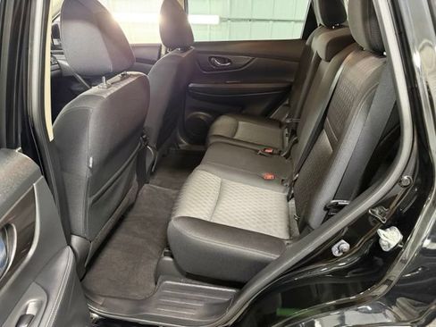 Used 2018 Nissan Rogue SV w/ Sun & Sound Touring Package AWD/4WD image 8