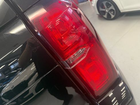 Used 2018 Chevrolet Tahoe Premier AWD/4WD image 10