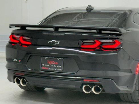 Used 2022 Chevrolet Camaro ZL1 RWD image 31
