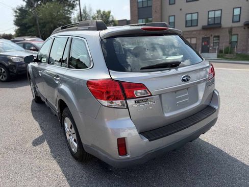 Used 2011 Subaru Outback 2.5i AWD/4WD image 5