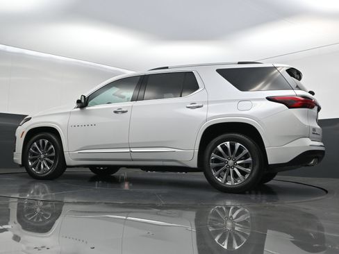 Used 2023 Chevrolet Traverse Premier AWD/4WD image 51
