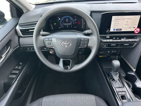 Used 2026 Toyota Camry LE FWD image 15