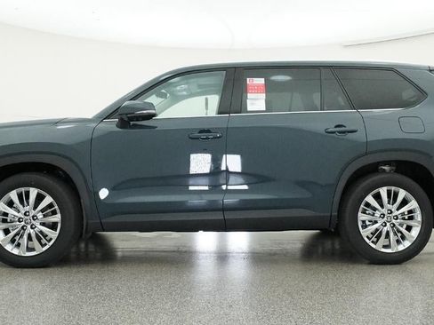 New 2026 Toyota Grand Highlander Platinum AWD/4WD image 19