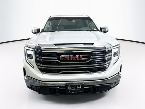 Used 2022 GMC Sierra 1500 SLT w/ X31 Off-Road Package AWD/4WD image 2