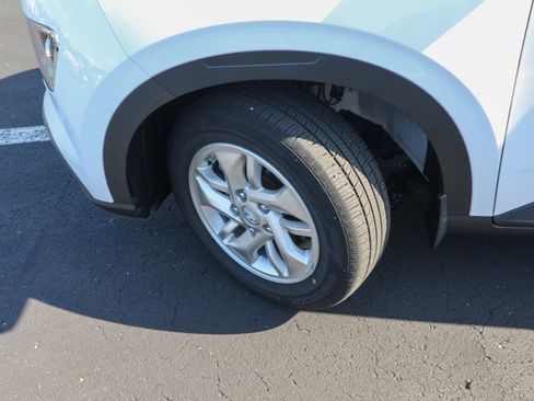 Used 2021 Hyundai Venue SE image 29