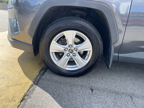Used 2019 Toyota RAV4 XLE w/ Convenience Package AWD/4WD image 9