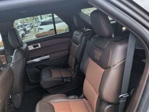 Certified 2022 Ford Explorer King Ranch w/ Technology Package AWD/4WD image 14