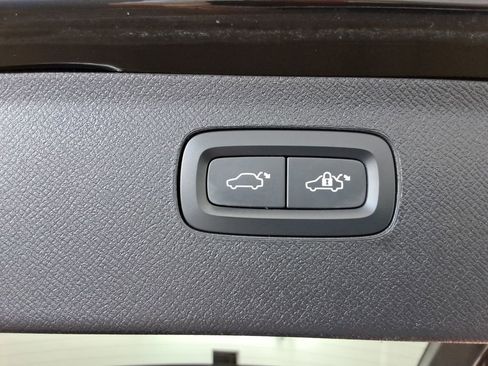 Used 2023 Volvo XC90 T8 Plus AWD/4WD image 22