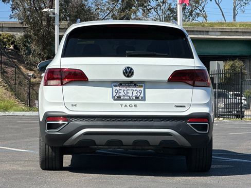 Used 2023 Volkswagen Taos SE image 4