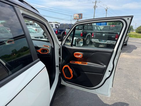 Used 2016 Jeep Renegade Limited AWD/4WD image 36