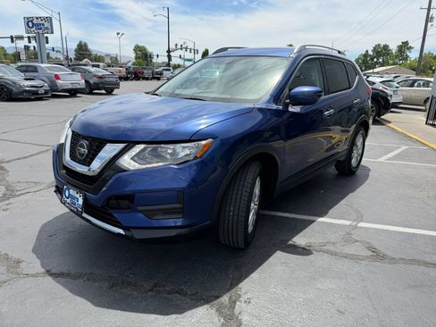 Used 2018 Nissan Rogue SV AWD/4WD image 3